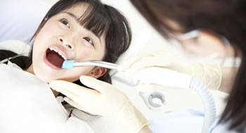 子供に優しい虫歯治療